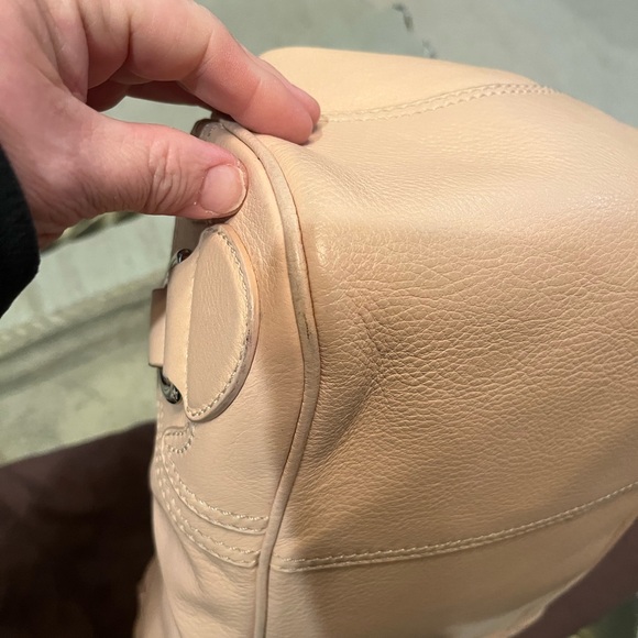 Rare Celine leather handbag with kiss-lock. Hard to find .with a COA & dustbag - Picture 7 of 13